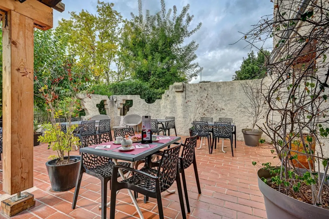 Le Provence Hotel Gémenos 3*,
